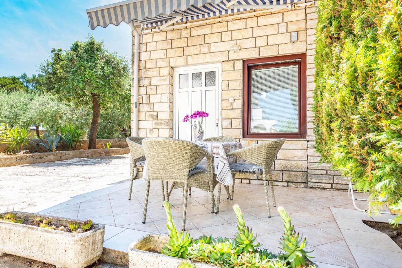 Apartmani Tatjana Новалья Экстерьер фото
