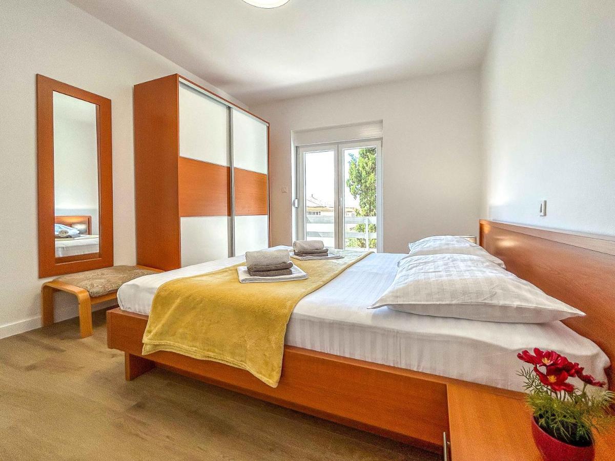 Apartmani Tatjana Новалья Экстерьер фото